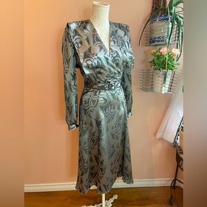 Vintage Elegant Silver Foil ‘Tobi’ Long Sleeve Belted Cocktail Dress Size Small